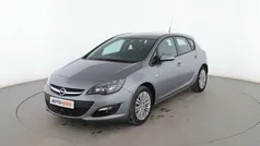 Usado 2015 Opel Astra Selective Berlina | 8799 € (Precio justo)
