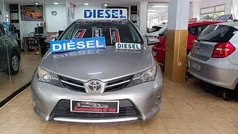 Usado 2014 Toyota Auris Active Berlina | 7990 € (Buen precio)