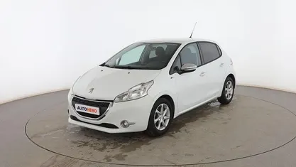 Blanco Usado 2015 Peugeot 208 Style Utilitario | 7399 € (Precio justo)