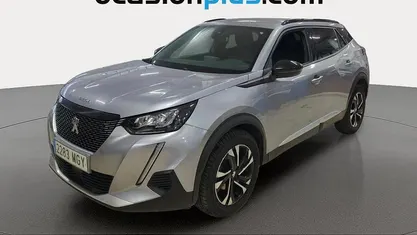 Usado Peugeot 2008 Allure 101 CV (74 kW) 2023 Gris SUV