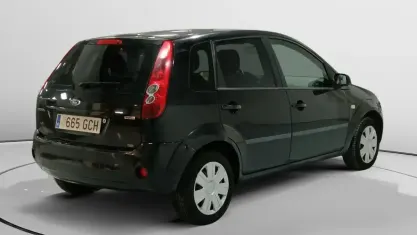 Begagnad Ford Fiesta Futura 90 HK (66 kW) 2008 Svart Halvkombi