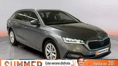 Gris / plata Usado 2023 Skoda Octavia Selection Familiar | 25.990 € (Precio justo)