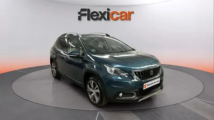 Usado Peugeot 2008 Allure 131 CV (96 kW) 2017 Verde SUV