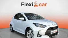 Blanco Usado 2024 Toyota Yaris Hybrid Active Berlina | 17.790 € (Super precio)