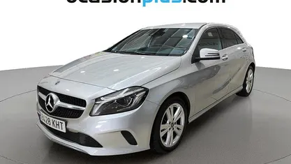 Usado Mercedes A200 136 CV (100 kW) 2018 Gris plata Utilitario