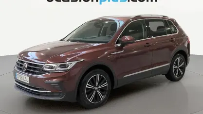 Usado VW Tiguan Life 150 CV (110 kW) 2021 Marrón SUV