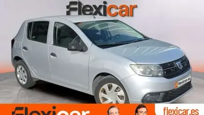 Usado Dacia Sandero Ambiance 75 CV (55 kW) 2017 Gris Utilitario