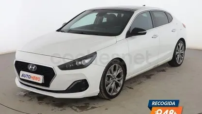 Usado Hyundai i30 Style 140 CV (102 kW) 2018 Blanco Berlina