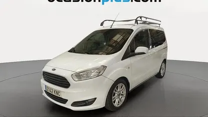 Usado Ford Tourneo Courier Titanium 100 CV (73 kW) 2018 Blanco Monovolumen