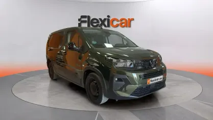 Usado Peugeot Rifter Allure 131 CV (96 kW) 2024 Verde Monovolumen