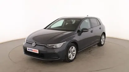 Usado VW Golf VIII Life 110 CV (80 kW) 2021 Gris Berlina