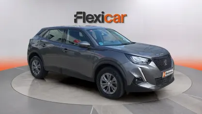 Usado Peugeot 2008 Active 110 CV (80 kW) 2021 Gris SUV