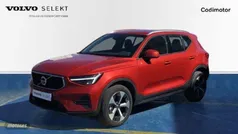 Rojo Usado 2022 Volvo XC40 Core SUV | 36.990 € (Precio justo)