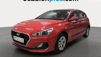 Käytetty Hyundai i30 120 HP (88 kW) 2019 Punainen Viistoperä