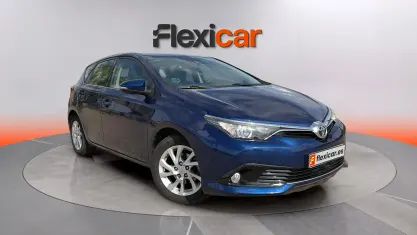 Usado Toyota Auris Active 116 CV (85 kW) 2017 Azul Berlina