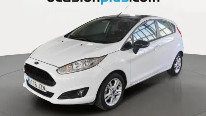 Usado Ford Fiesta Trend 101 CV (74 kW) 2017 Blanco Utilitario