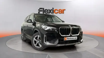 Käytetty BMW X1 150 HP (110 kW) 2023 Musta Katumaasturi