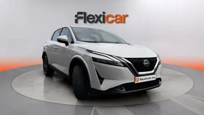 Usado Nissan Qashqai Acenta 140 HP (102 kW) 2024 Bege SUV