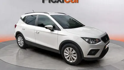 Usado Seat Arona Style 95 CV (69 kW) 2019 Blanco SUV