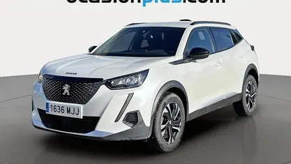 Blanco Usado 2023 Peugeot 2008 Allure SUV | 13.546 € (Buen precio)