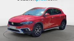 Rojo Usado 2022 Fiat Tipo Cross Utilitario | 16.773 € (Precio justo)