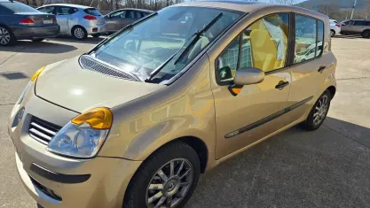 Używany Renault Modus 100 KM (73 kW) 2005 Beżowy Minivan