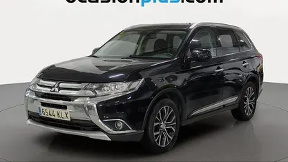 Negro Usado 2018 Mitsubishi Outlander Motion SUV | 16.182 € (Precio justo)