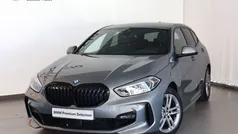 Gris / plata Usado 2024 BMW 118 Comfort Edition Utilitario | 31.900 € (Precio justo)