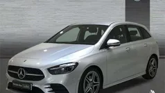 Plateado Usado 2023 Mercedes B180 Monovolumen | 33.900 € (Un poco caro)