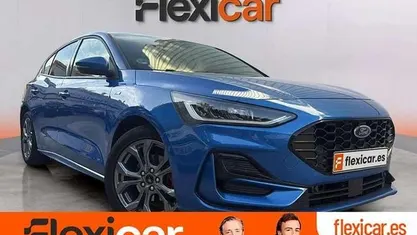 Używany Ford Focus Active 155 KM (114 kW) 2022 Niebieski Sedan/Limuzyna