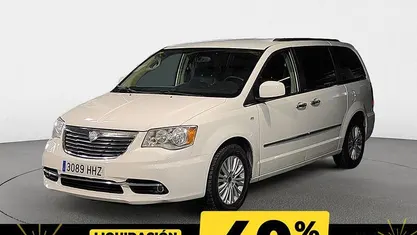 Blanco Usado 2012 Lancia Voyager Gold Monovolumen | 14.600 € (Precio justo)