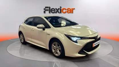 Usado Toyota Corolla Active 122 CV (89 kW) 2020 Blanco Berlina