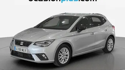 Usado Seat Ibiza FR 110 CV (80 kW) 2023 Gris plata Utilitario