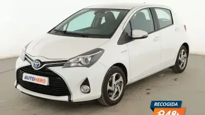 Usado Toyota Yaris Hybrid Active 101 CV (74 kW) 2017 Blanco Berlina