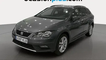 Usado Seat Leon 4Drive 180 CV (132 kW) 2018 Gris Monovolumen