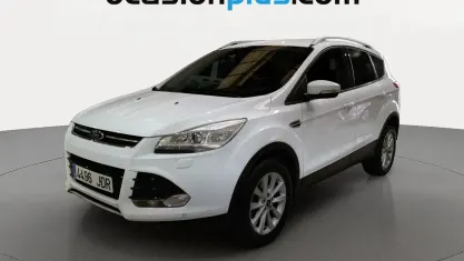 Usado Ford Kuga Titanium 150 CV (110 kW) 2015 Blanco SUV