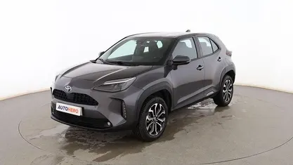 Usado Toyota Yaris Cross Active 116 CV (85 kW) 2022 Gris SUV