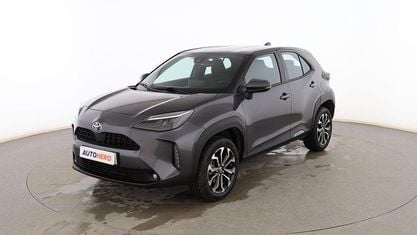 Usado Toyota Yaris Cross Active 120 CV (88 kW) 2022 Gris SUV