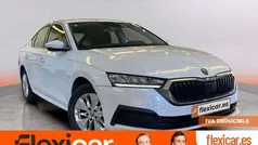 Blanco Usado 2023 Skoda Octavia Selection Utilitario | 19.790 € (Precio justo)