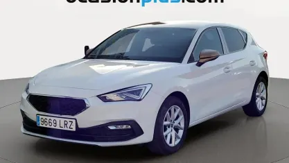 Usado Seat Leon Style 131 CV (96 kW) 2021 Blanco Utilitario