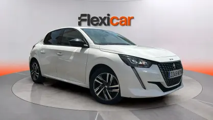 Usado Peugeot 208 Allure 101 CV (74 kW) 2023 Blanco Utilitario