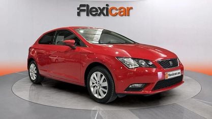 Usado Seat Leon Style 110 CV (80 kW) 2017 Rojo Berlina