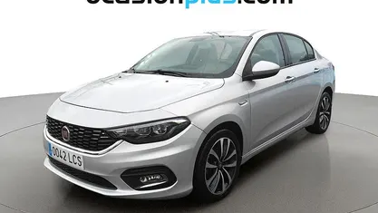 Usado Fiat Tipo Lounge 95 CV (69 kW) 2019 Gris plata Berlina