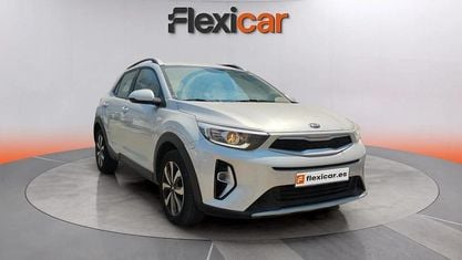 Usado Kia Stonic 101 HP (74 kW) 2021 Branco SUV
