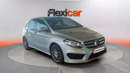 Usado Mercedes B180 136 CV (100 kW) 2019 Gris Utilitario