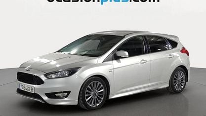 Używany Ford Focus Vignale 125 KM (91 kW) 2018 Niebieski Hatchback