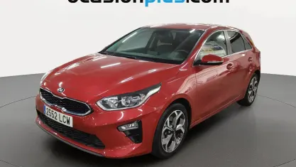 Używany Kia Ceed 120 KM (88 kW) 2019 Czerwony Hatchback