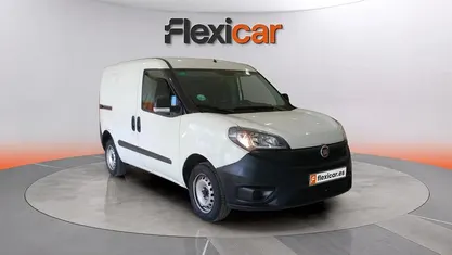 Usado Fiat Doblò Active 90 CV (66 kW) 2019 Blanco Monovolumen
