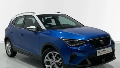 Usado Seat Arona FR 110 HP (80 kW) 2024 Azul SUV