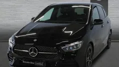 Negro Usado 2023 Mercedes B200 AMG line Monovolumen | 33.900 € (Precio justo)
